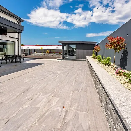 72 The Westpoint Way Balnacart