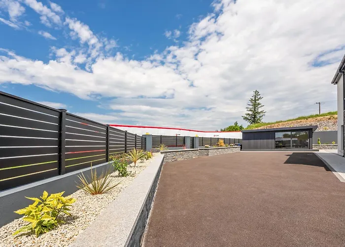 72 The Westpoint Way - Donegal Town